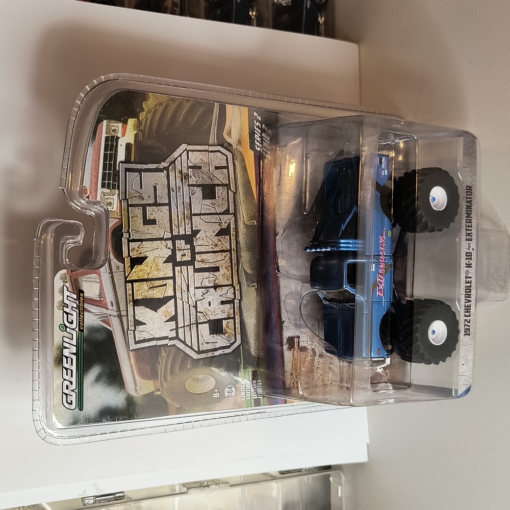 B20  Green Light Kings of Crunch Exterminator 1/64   2018
